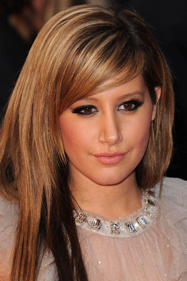  Ashley Tisdale nach der Nasen-OP