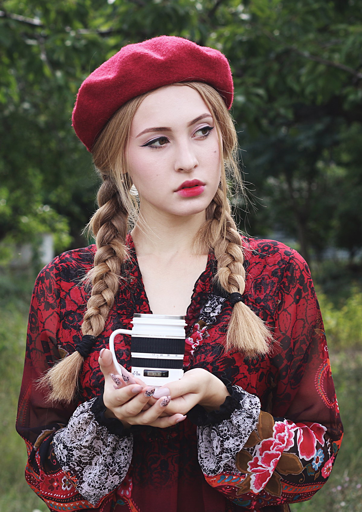 Mädchen mit roter Mütze