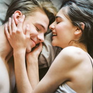 8 Tipps, wie es mit deinem Schatz im Bett noch mehr kribbelt 
