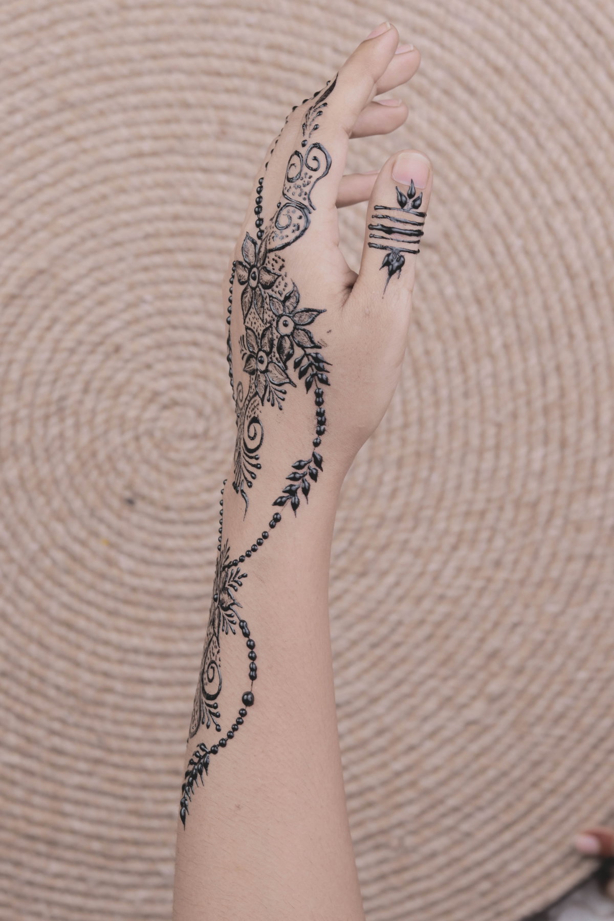 Henna Tattoo Hand und Arm