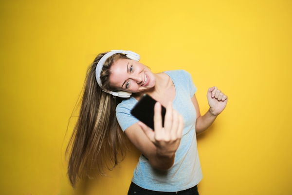 TikTok anstatt Sport: Diese Challenges verbrennen die meisten Kalorien!