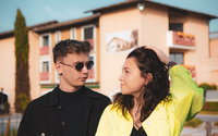 Flirttipps: So einfach machst du ihn dir auf dem Schulweg klar!