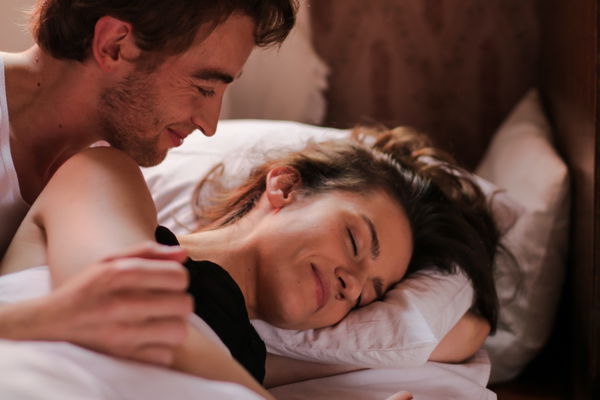 Anale Stellungen: Schmerzfreie Positionen für Analsex 