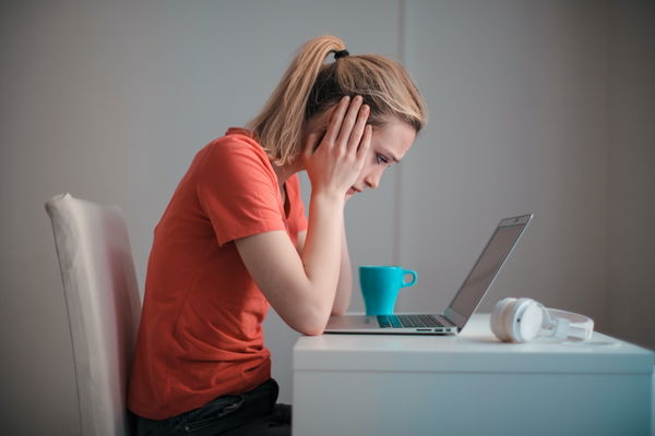 Ghosting: Definition, Ursachen und Hilfe