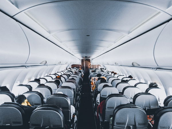 TikTok: Frau bekommt Kind im Flugzeug - sie wusste nichts davon