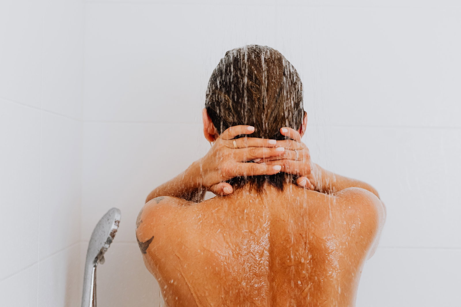 Haare waschen mit Roggenmehl: Das sollten Sie bei der Anwendung beachten