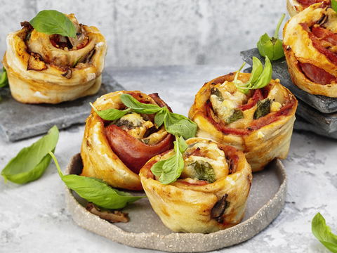 Rezept für gesunde Pizza-Muffins mit Haferflocken und ohne Mehl