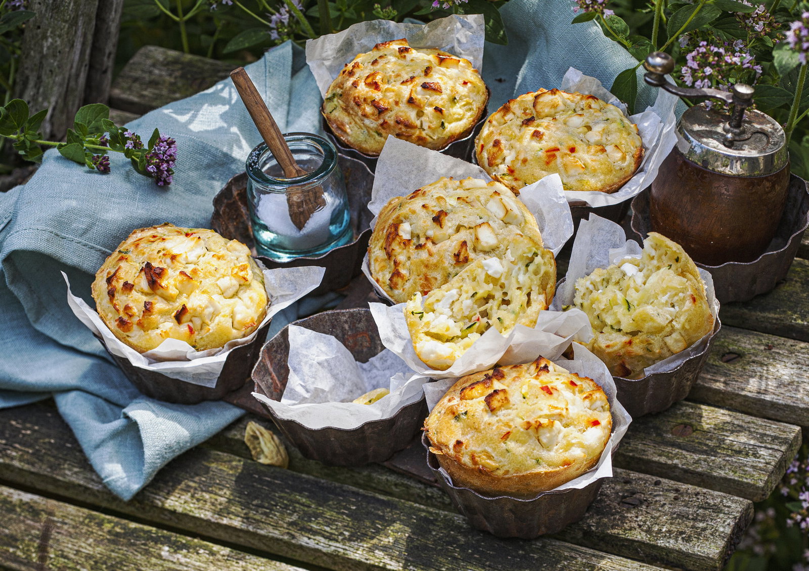 Gesunde Zucchini-Muffins mit Chili und Feta ohne Mehl