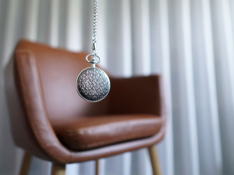 Hypnose zum Einschlafen: Wie effektiv ist sie?