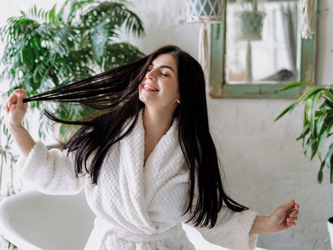Trockene Kopfhaut: Die 3 besten Shampoos mit Urea