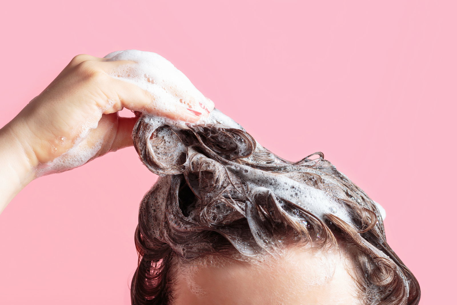 Öko-Test-Empfehlung: "Sehr gutes" festes Shampoo von dm im Test überragend