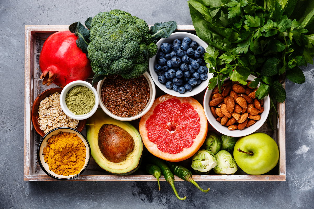 Obst und Gemüse in einer Kiste