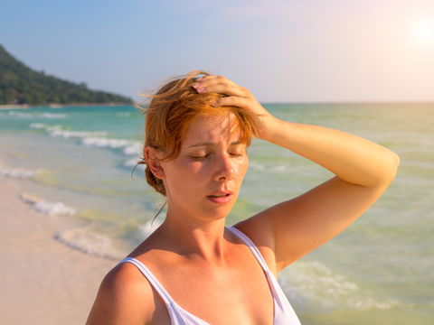 Sonnenbrand auf Kopfhaut: 3 Hausmittel lindern die Schmerzen sofort