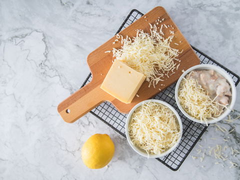 13 blähende Lebensmittel: Warum ausgerechnet Käse uns pupsen lässt