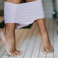 Menstruationsscheiben richtig nutzen: So entleerst du sie hygienisch und einfach!
