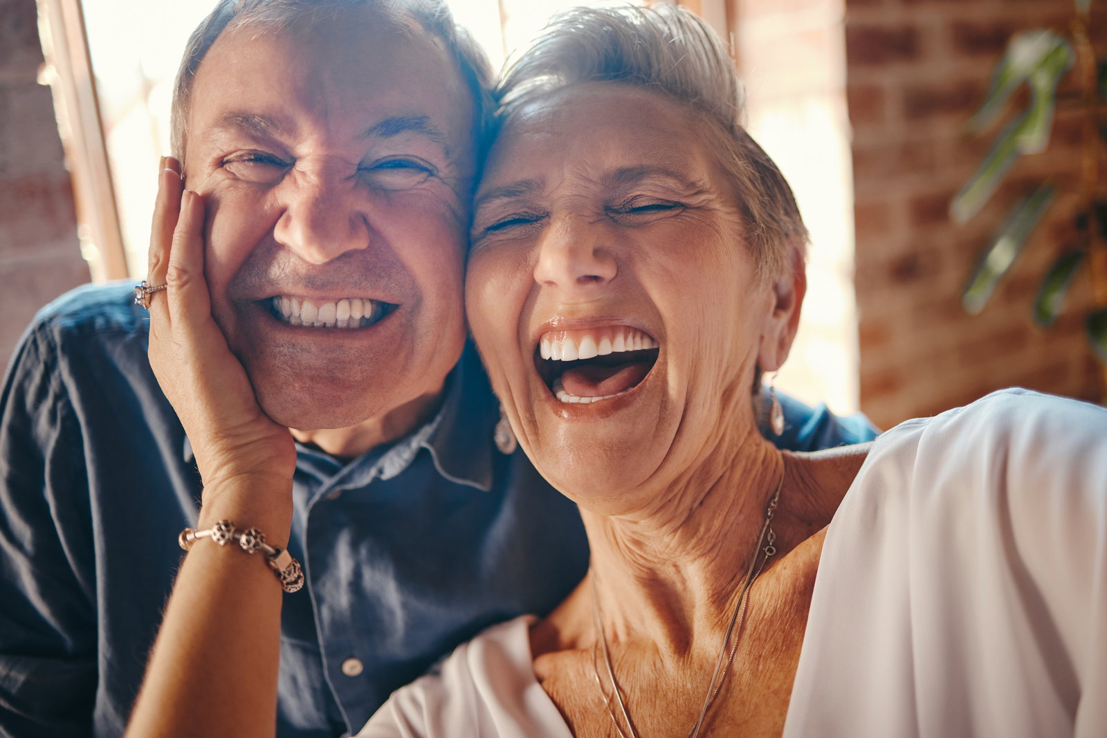 Lachyoga: Mit diesen Übungen lachen Sie sich gesund