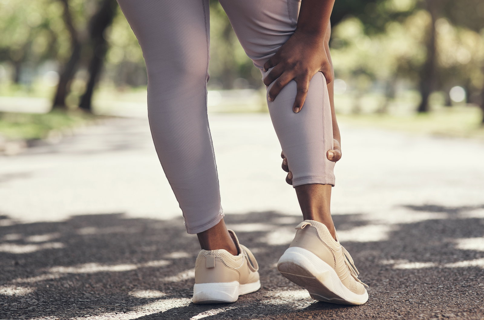 Muskelfaserriss: Symptome, Behandlung und wie lange Sie kein Sport machen sollten