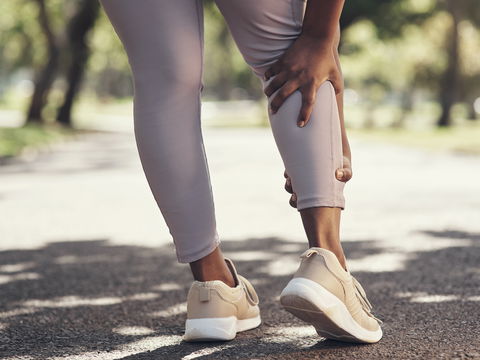 Muskelfaserriss: Symptome, Behandlung und wie lange Sie kein Sport machen sollten