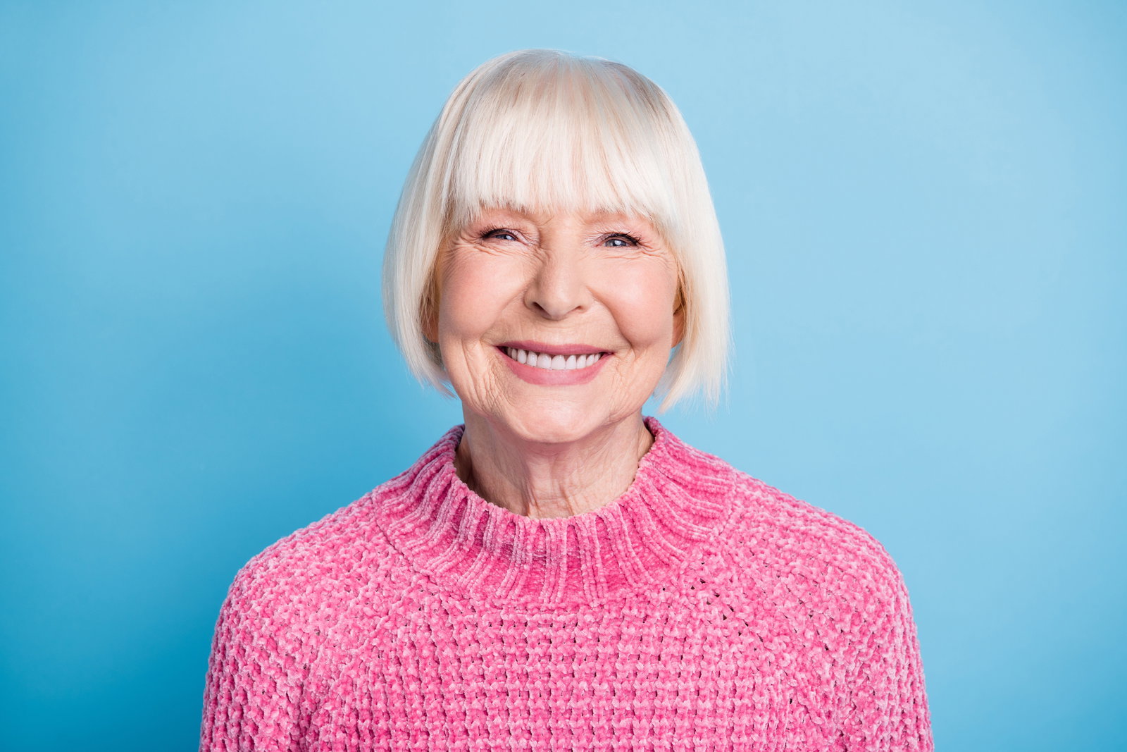 Peppige Frisuren für Frauen ab 60: So bleiben Sie stylisch und modern