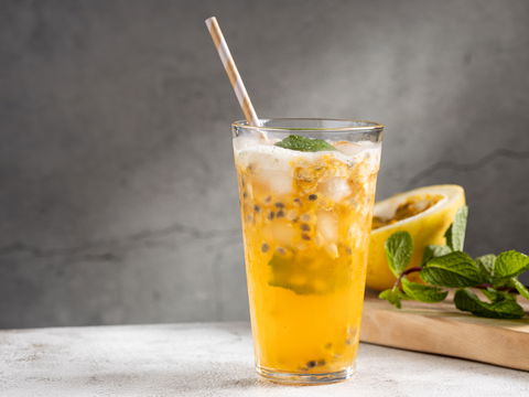Rezept: Maracuja-Minz-Limonade ohne Zucker