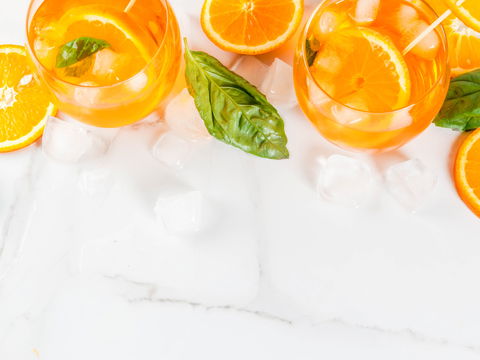 Rezept: Orangen-Basilikum-Limonade ohne Zucker