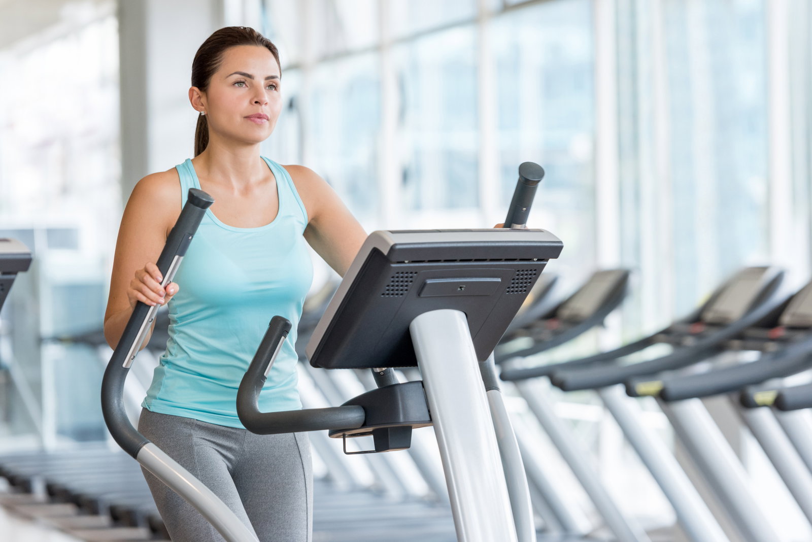 Crosstrainer oder Laufband: Was ist besser zum Abnehmen?