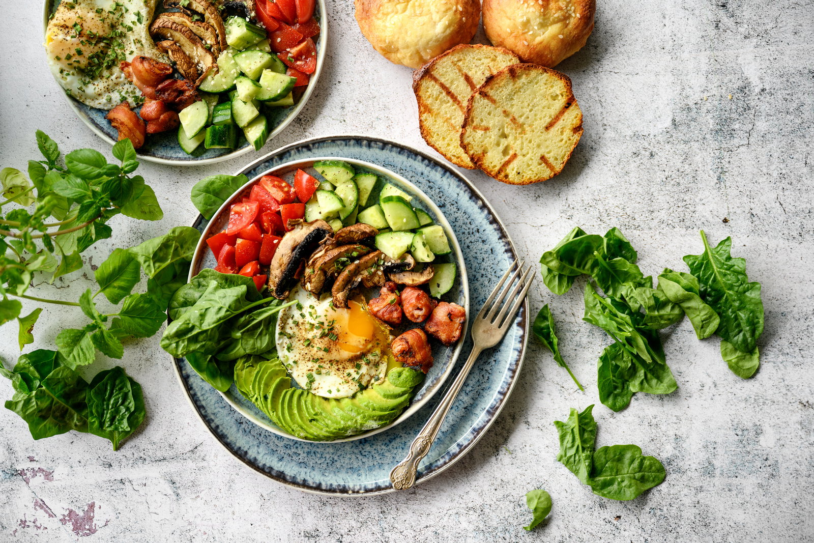 Frühstück ohne Zucker: 7 schnelle Rezepte, die Heißhunger stoppen und Energie liefern