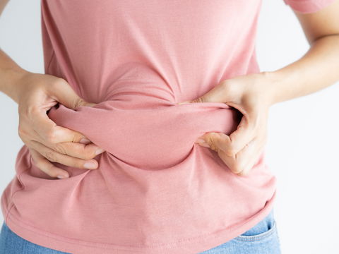 Studie stellt fest: Dieser Schlaffehler fördert Bauchfett