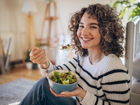 Wieso Salat Blähungen verursachen kann – und was dagegen hilft