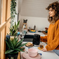 Küchenglück in der ersten Wohnung: Diese Helfer sind echte Gamechanger