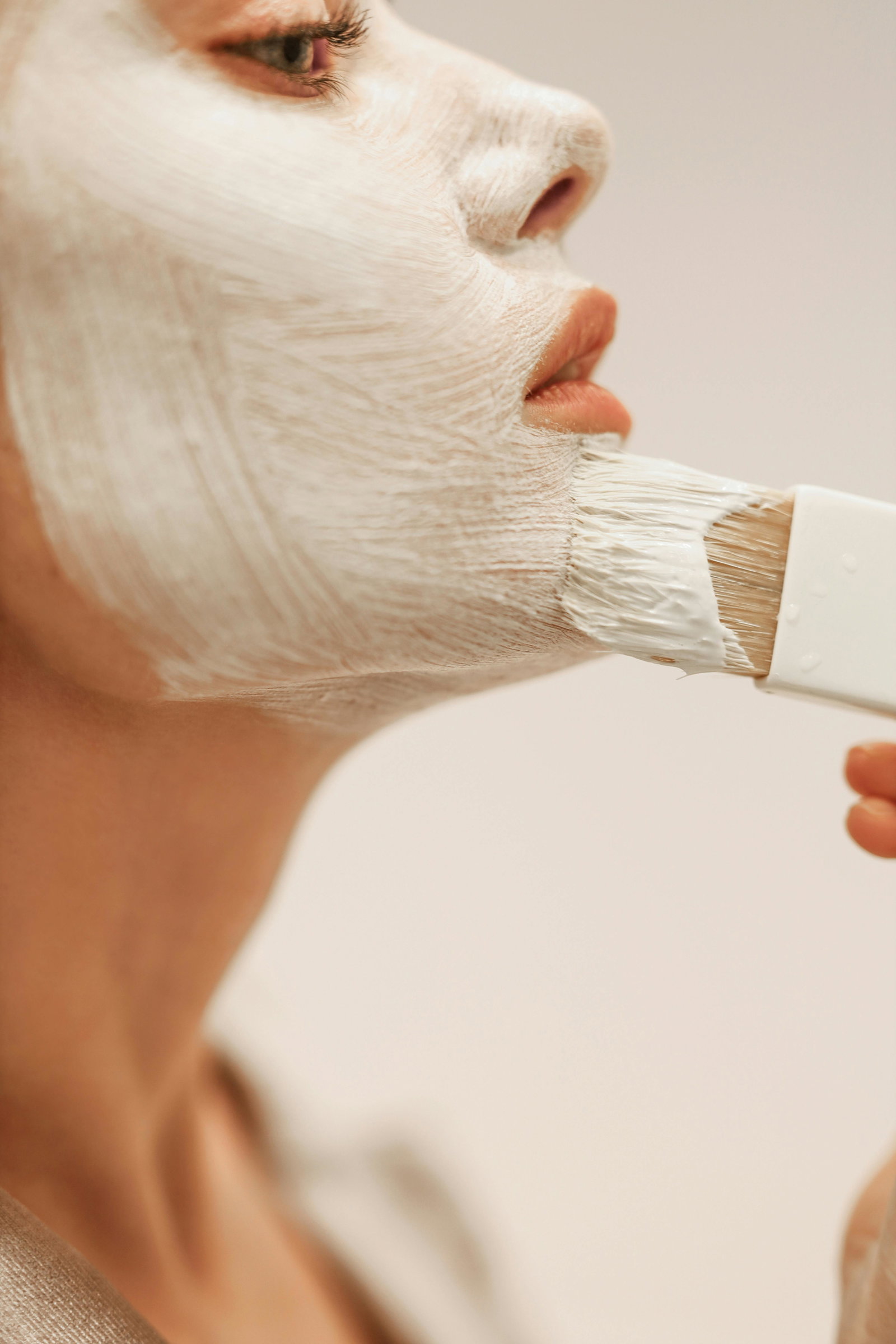 Beauty-Sonntag: Warum eine Quark-Maske gegen die ersten Pigmentflecken der Frühlingssonne hilft