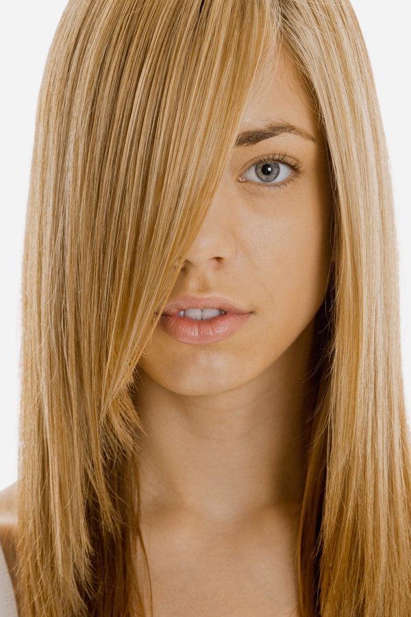 Braune Haare blond färben
