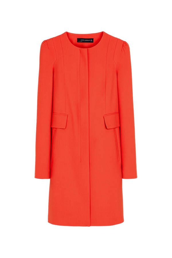 Roter Mantel im Rotkäppchen-Look von Zara