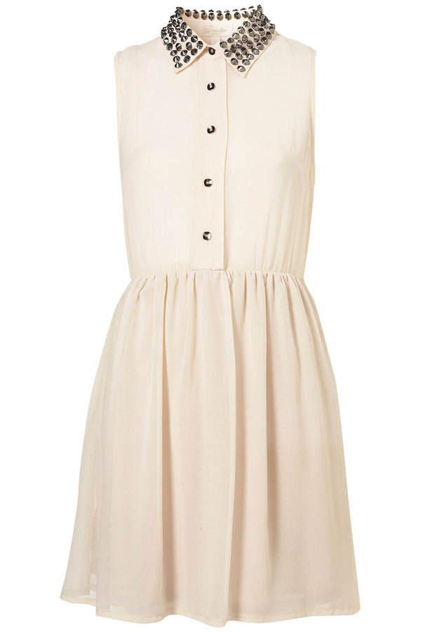 Weißes Kleid mit Nieten-Kragen