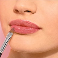 Der "Lip Bloss"-Trend aus der Drogerie erobert TikTok 