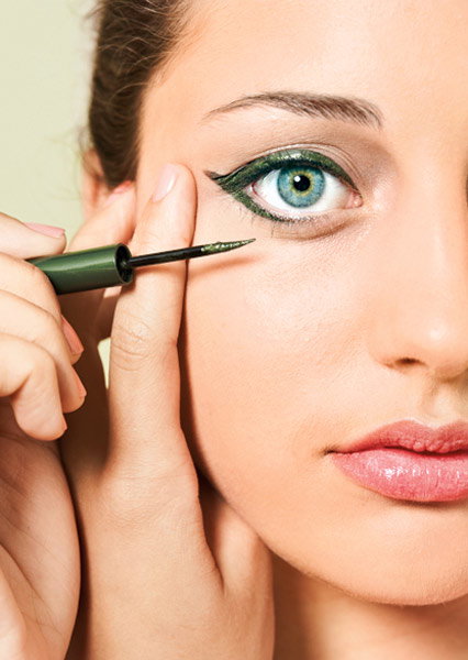 Make-up in Grün - Koralle: Step 2