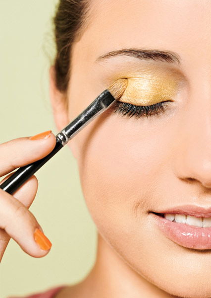 Make-up in Grün-Orange - Step 1