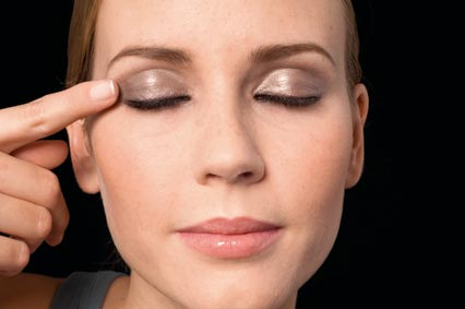 2. Lidschatten & Wimperntusche