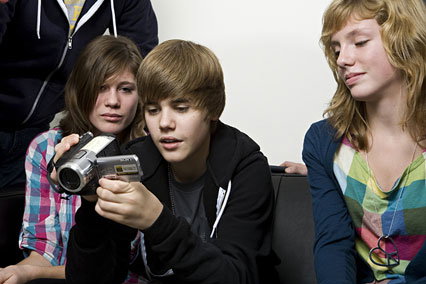 Justin Bieber checkt seine Performance