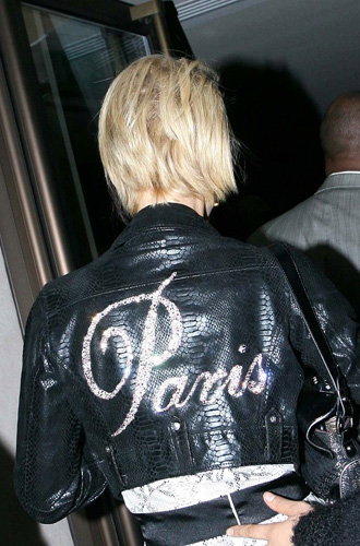 Paris Hiltons Lederjacke