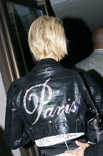 Paris Hiltons Lederjacke