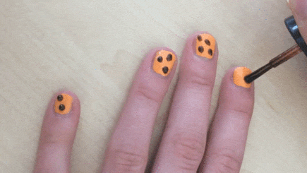 Leo-Nails: Schritt 2