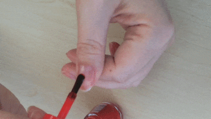 Erdbeeren-Nailart: Schritt 1
