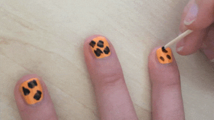 Leopard-Nailart: Schritt 3