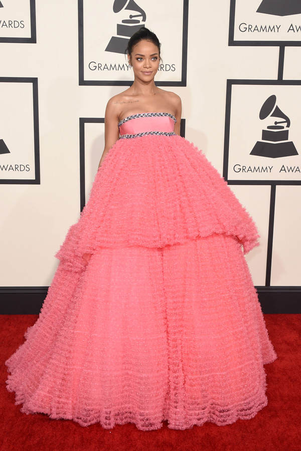 Rihanna: Grammys 2015