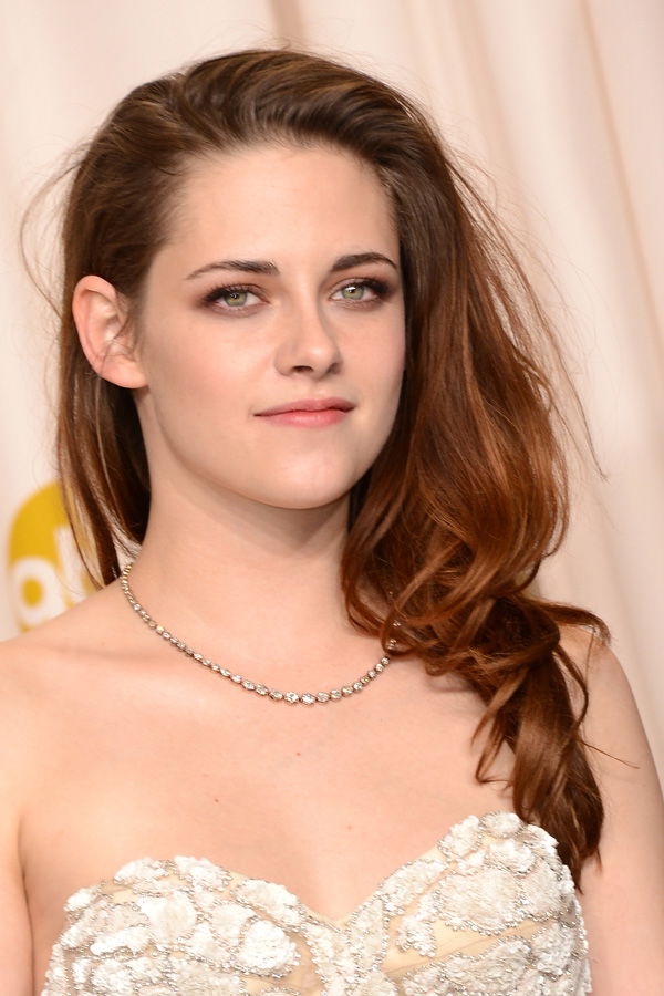 Kristen Stewart mit langen Haaren