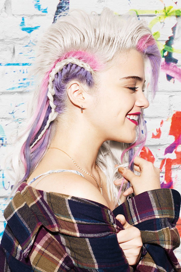Sky Ferreira mit Fake-Sidecut