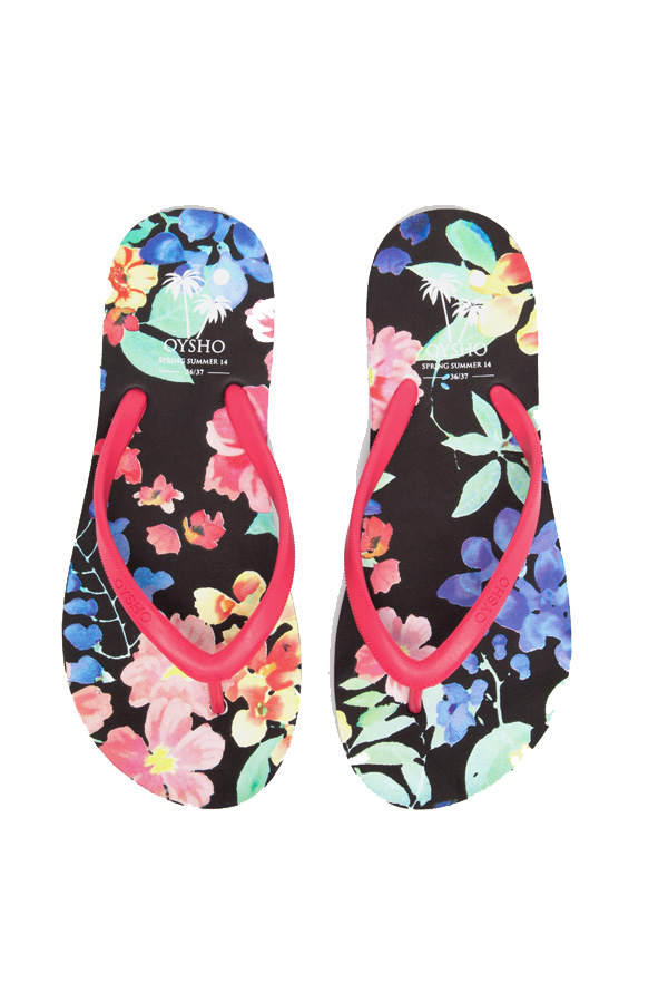 Geblümte Flip Flops von Oysho.com