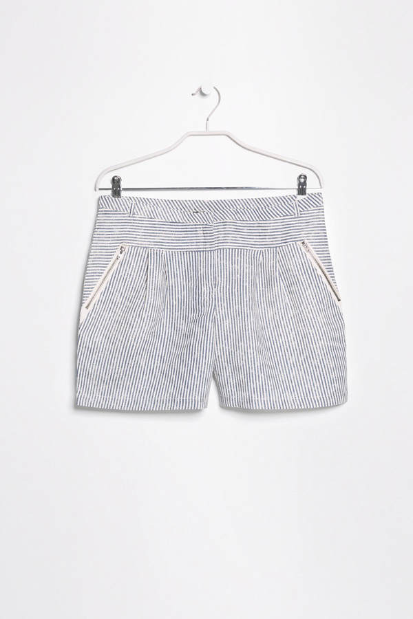 Fein gestreifte Hot Pants von Mango