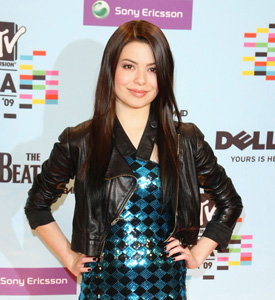 icarly-star-miranda-cosgrove-im-interview-mit-maedchen-de-275x300-bild-2-577930.jpg
